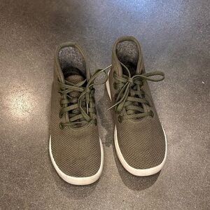 Women’s Allbird’s cruisers